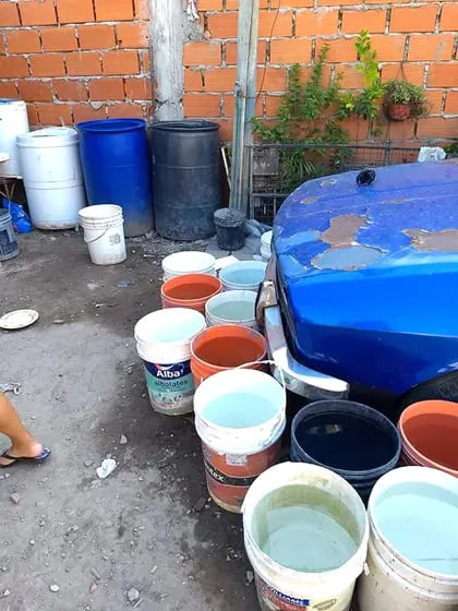El crecimiento de la población y el problema del acceso al uso de agua segura influyen para que las personas tengan objetos acumulados en sus hogares/Archivo