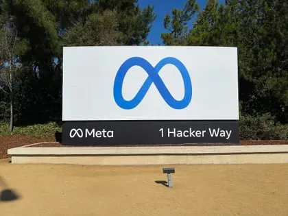 Al personalizar la búsqueda y descubrimiento de contenido, Meta no solo busca mejorar la funcionalidad de sus aplicaciones sino también establecer un nuevo estándar en la interacción digital. (EFE/John G. Mabanglo)