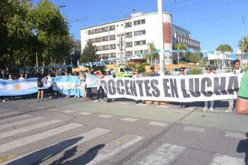 Docentes-marcha-500x333