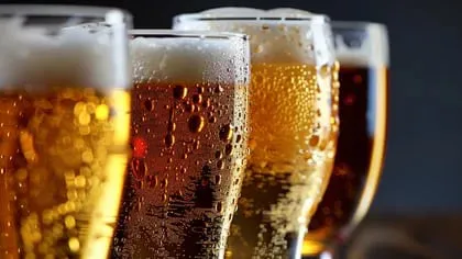 Las cervezas tipo lager incluyen estilos populares como pilsner, dunkel, helles y bock. Originadas en Europa central, especialmente en Baviera, son conocidas por su carácter limpio y fresco (Imagen Ilustrativa Infobae)