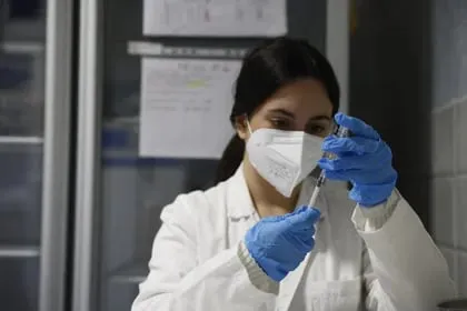 “La vacuna es gratuita para la población objetivo”, el Ministerio precisó que “no requiere orden médica y ya está disponible en todo el país”
(Europa Press/Contacto/Cecilia Fabiano)