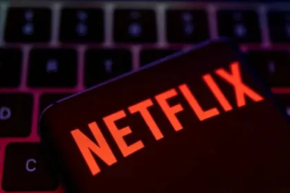 Netflix busca que sus usuarios busquen una suscripción más alta o se vayan al plan con anuncios. (REUTERS/Dado Ruvic/File Photo)