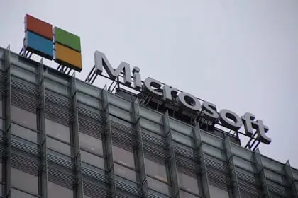 Microsoft señala que puede llegar a ser necesario varios reinicios. EFE/ Wu Hong ARCHIVO