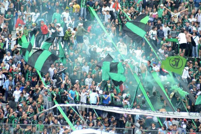 Hinchada-de-San-Martin-SJ-696x464-1