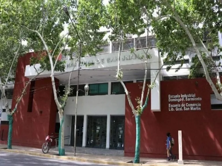 escuela-industrial-768x576
