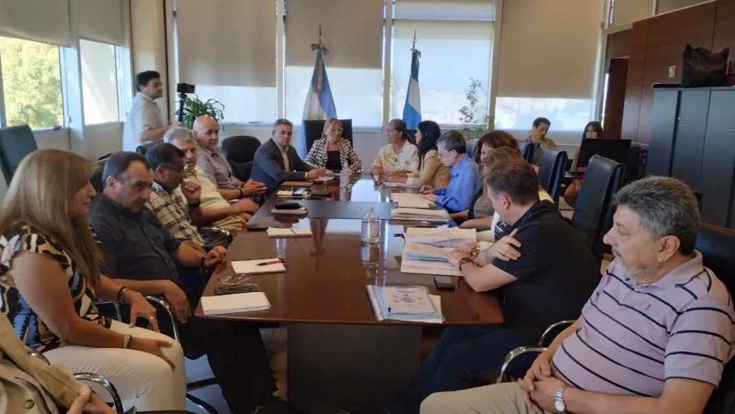 paritarias-educacion-2023-gremios-docentes--1068x601