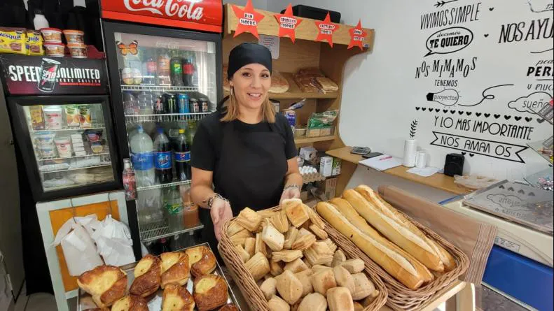 janet-panaderia-solidaria-barrio-mariano-fragueiro