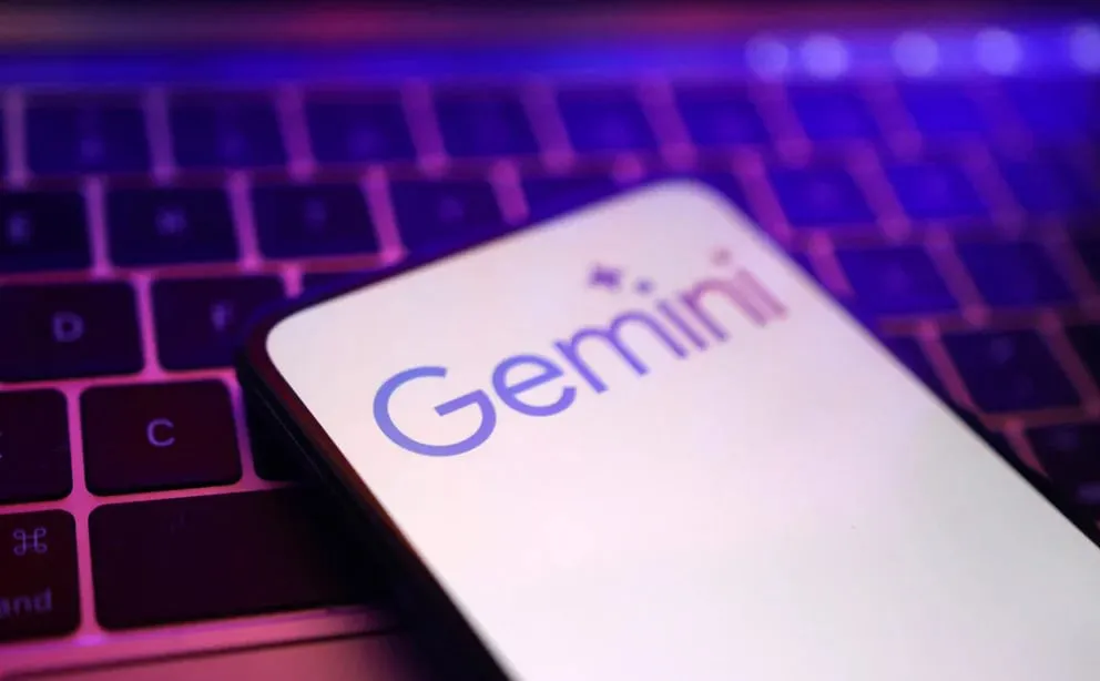 Gemini es el chatbot de Google que utiliza IA. REUTERS/Dado Ruvic/Illustration