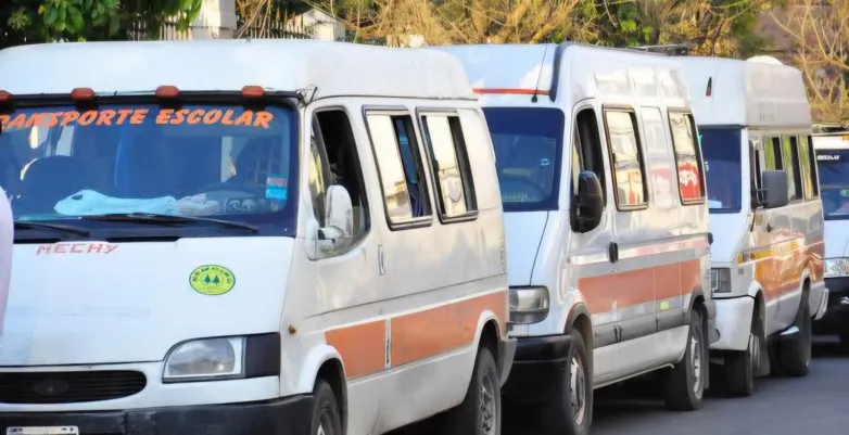 transporte-ecolar-jpeg