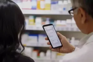 Farmacias advierten una caída de hasta el 35% en la venta de medicamentos