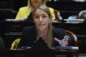 Polémica por créditos: dos sanjuaninos en la lista de funcionarios