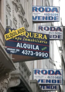 El año pasado se dieron 44.305 créditos hipotecarios UVA, 22% menos que con Macri e impagables para muchos