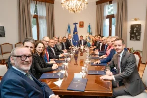 Orrego recibió a embajadores y reforzó la agenda de inversiones en la provincia