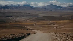 El conflicto por Vicuña se traslada a San Juan: la minera mantiene operaciones pese al fallo de La Rioja