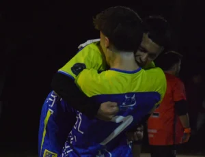 Colón gana, manda y no cede terreno en la cima