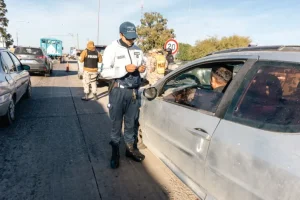 Más de 100 infracciones y 15 alcoholemias positivas en operativos viales durante el fin de semana largo