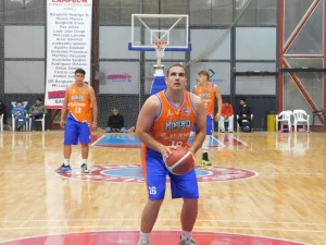 El Apertura de básquet mantiene una pelea muy pareja