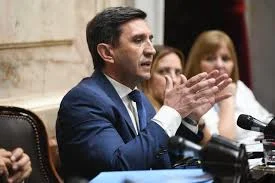 "La renuncia no alcanza": Andino exigió que avance la investigación sobre Adorni