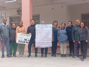 Trabajadores de servicios escolares denuncian salarios insuficientes y presiones