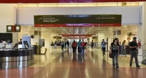 Estatales acordaron dos subas salariales del 4% y el Gobierno avanzará con la recategorización
