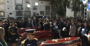 Con honores y en medio de un profundo silencio, los tres héroes quedaron en el Panteón Provincial