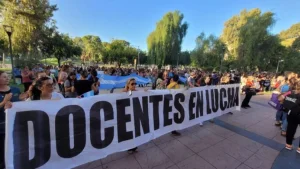 Los gremios docentes desafían la intimación del Gobierno y anticipan una batalla judicial por el paro