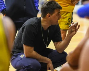 Ausonia debuta en el Clausura con un nuevo proyecto deportivo