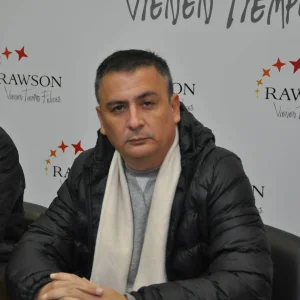 Un programa estudiantil reavivó la disputa política entre Hogalde y Ríos en Rawson